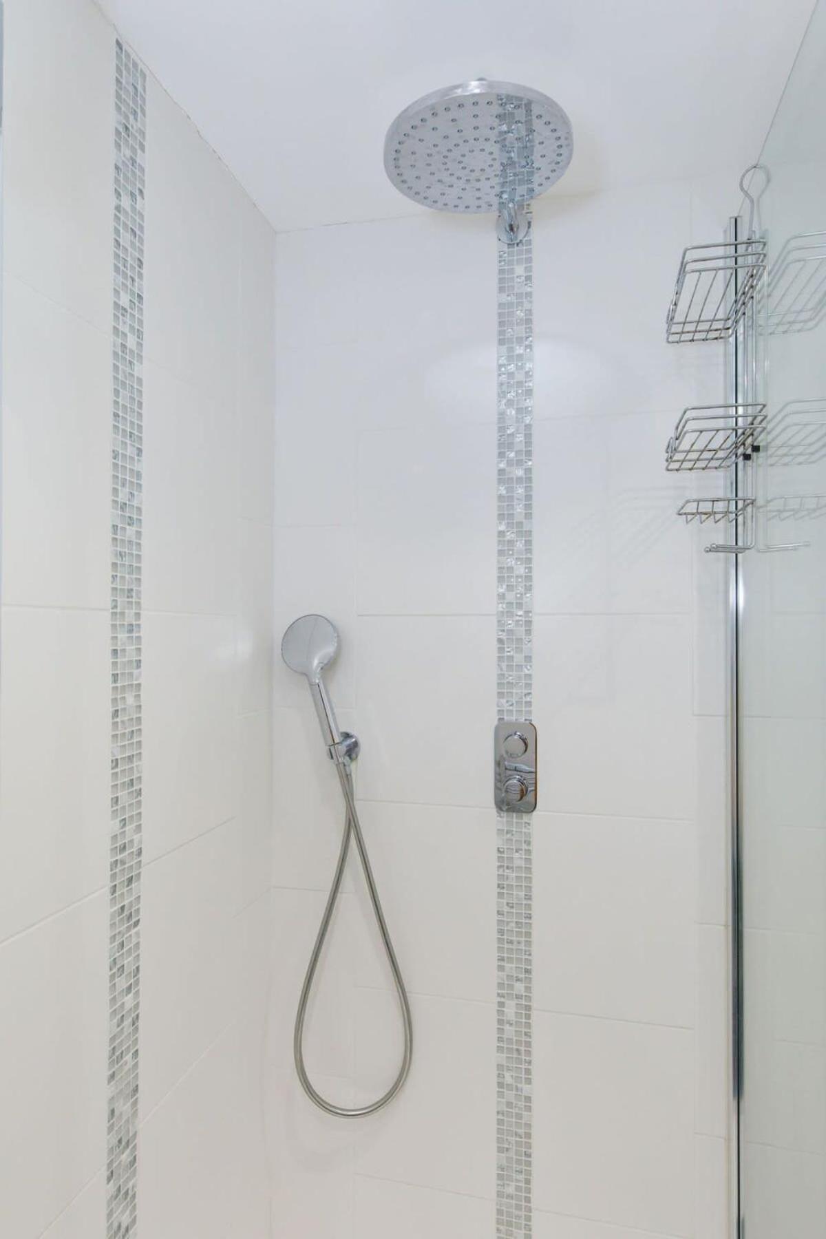 Апартаменти Two Bed Seafront Escape In Іст-Віттерінг Екстер'єр фото